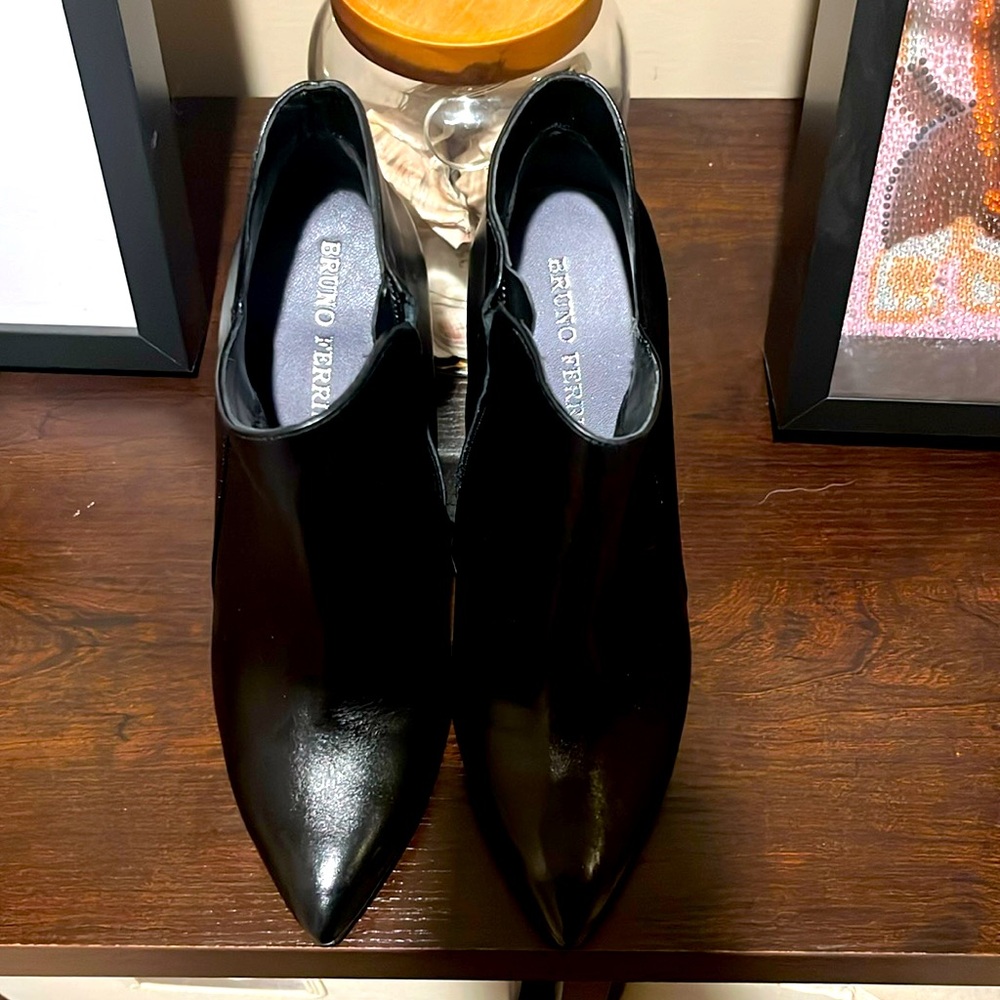 BRUNO FERRINI HEEL ANKLE BOOTIES  SZ 7